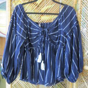 FREE PEOPLE! NAVY & WHITE CROP TOP>SLEEVES